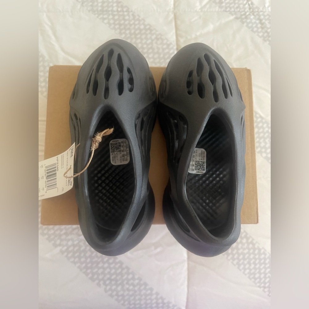 Yeezy Foam Rnrs! (Onyx)